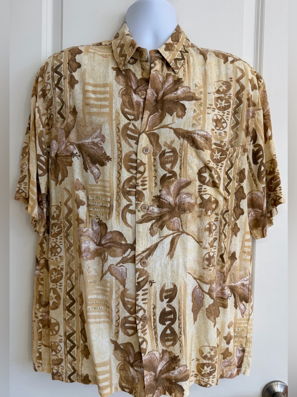 Jams World Aloha Hawaiian Short Sleeve Men’s Shirt, “Tapa”, Large, Great Cond.